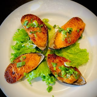 26. Spicy Baked Green Mussels